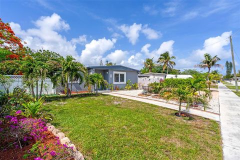 Tiny photo for 255 NE 41st Ct, Deerfield Beach, FL 33064 (MLS # A12027762)