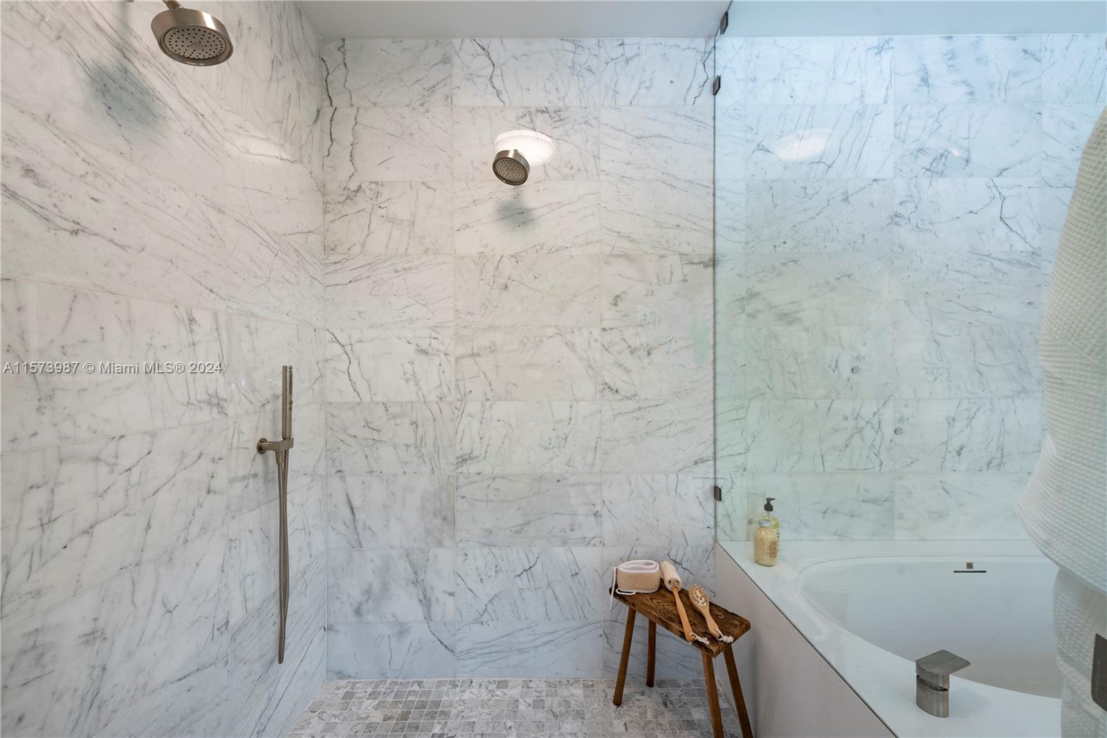 EARLETON SHORES - Residential