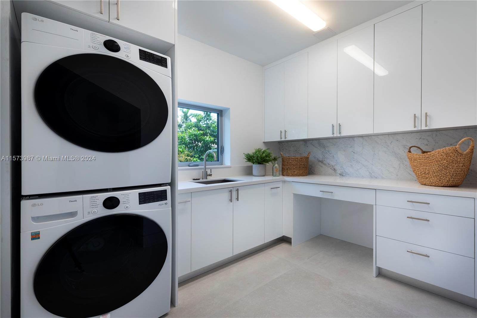 EARLETON SHORES - Residential