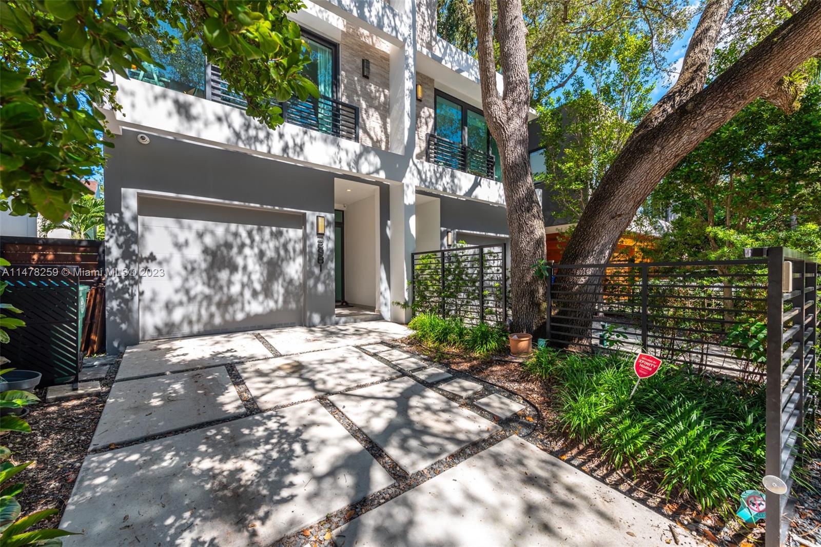 LINCOLN PARK VILLAS CONDO - Residential