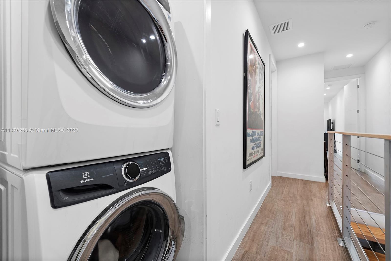 LINCOLN PARK VILLAS CONDO - Residential