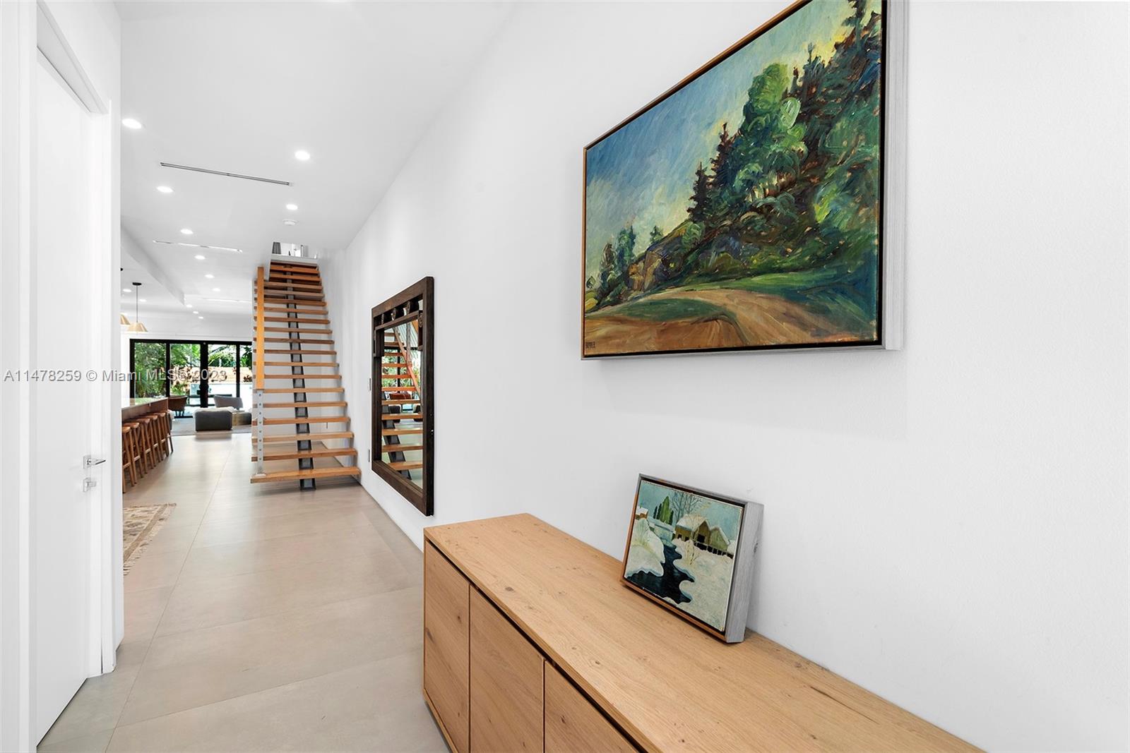 LINCOLN PARK VILLAS CONDO - Residential