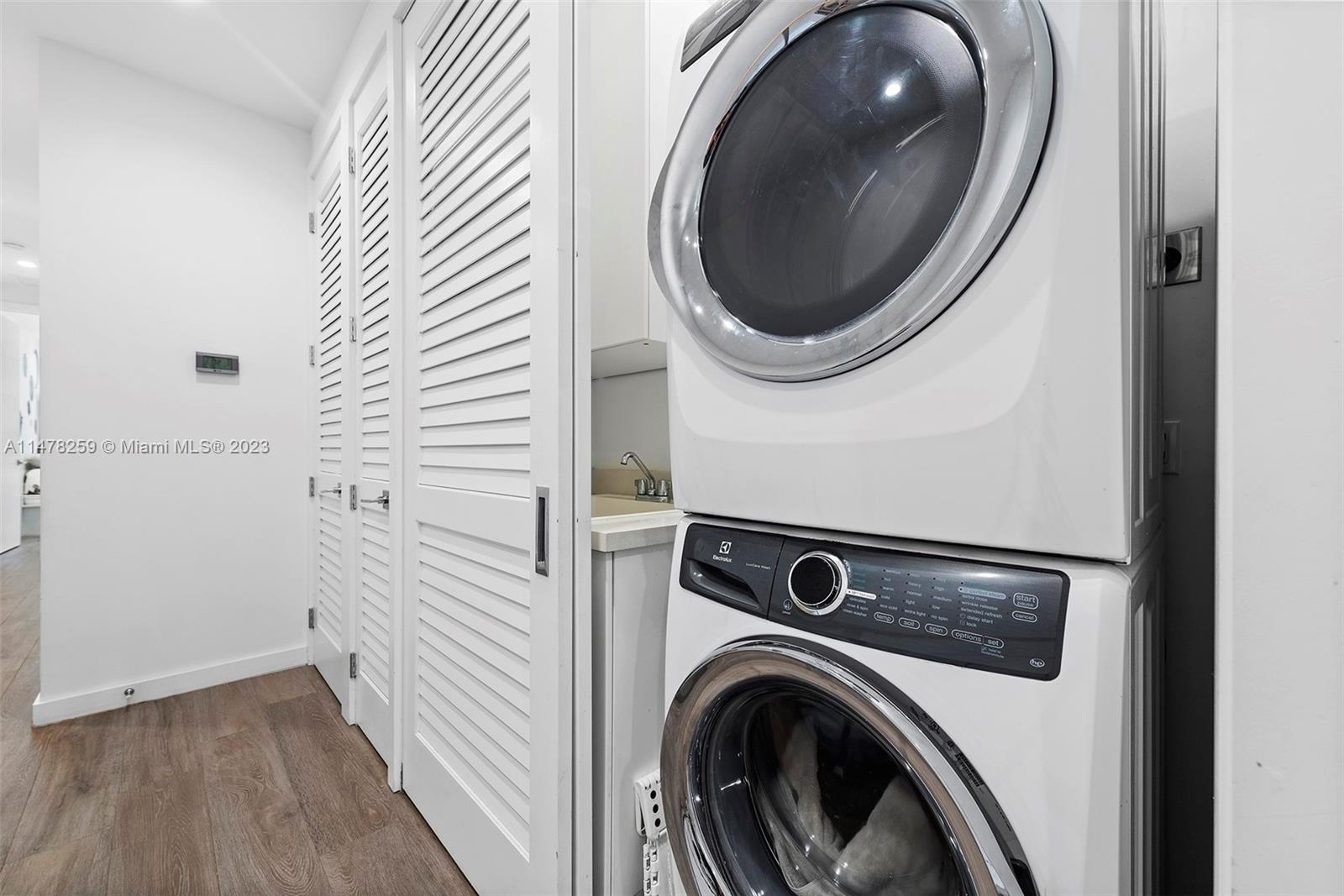 LINCOLN PARK VILLAS CONDO - Residential