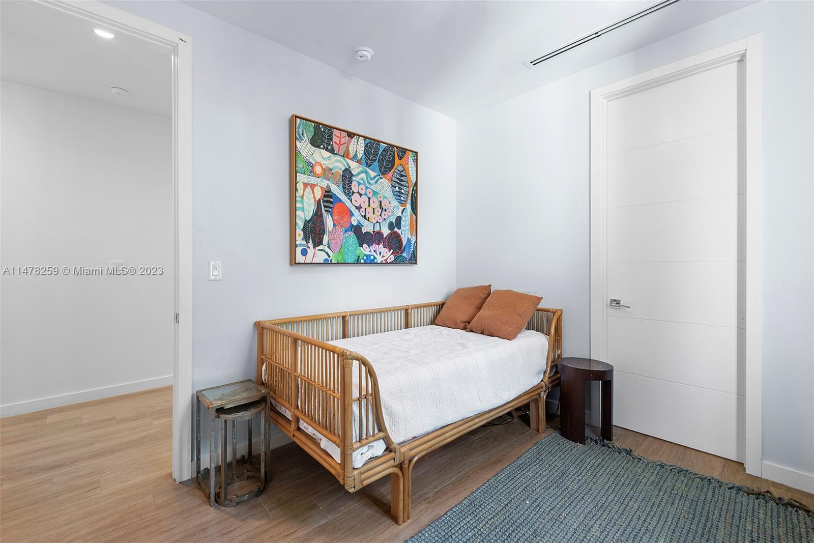 LINCOLN PARK VILLAS CONDO - Residential