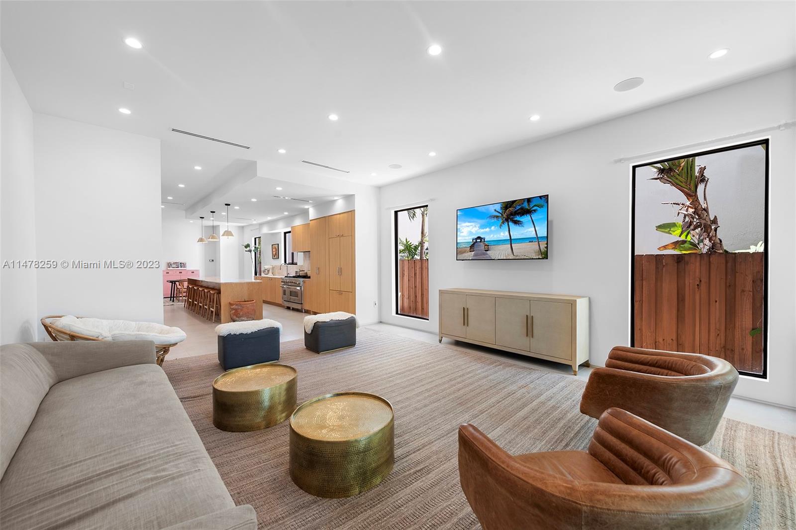 LINCOLN PARK VILLAS CONDO - Residential