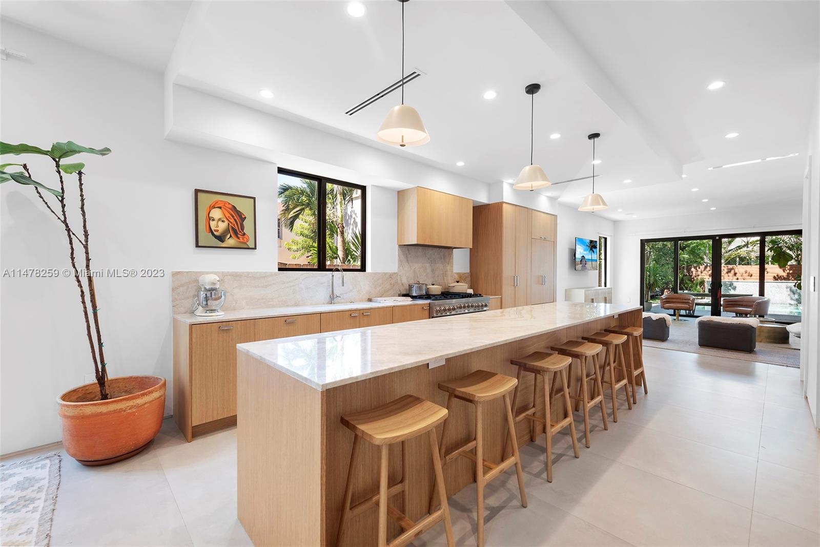 LINCOLN PARK VILLAS CONDO - Residential