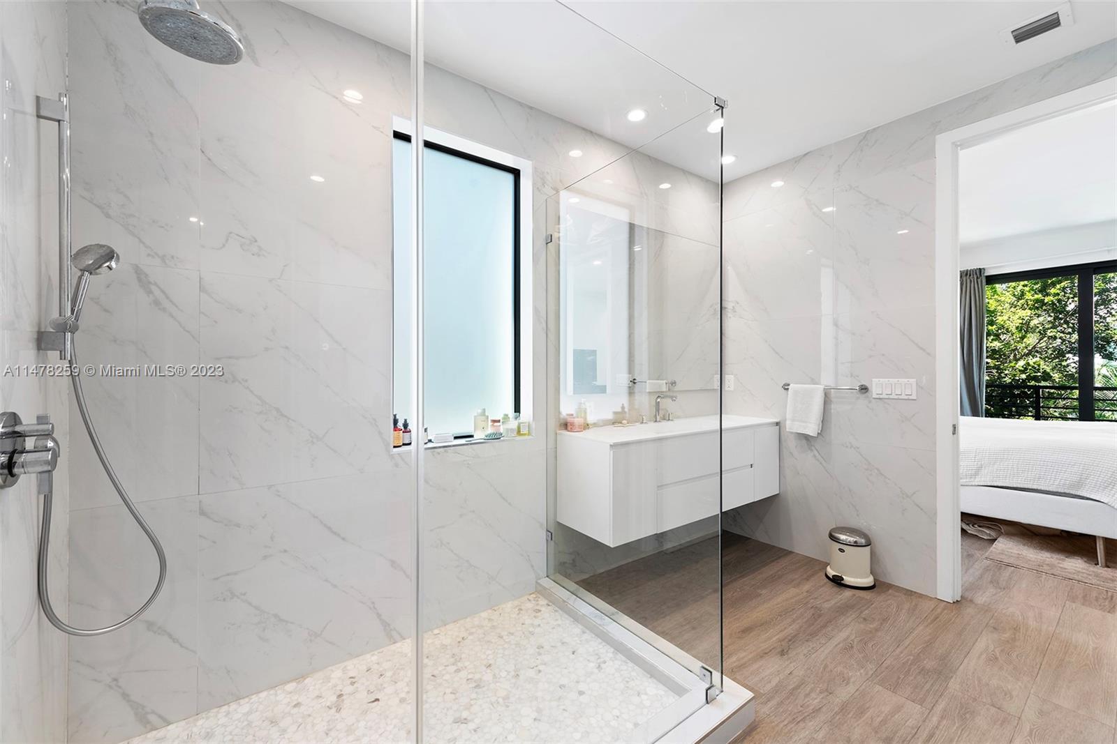 LINCOLN PARK VILLAS CONDO - Residential