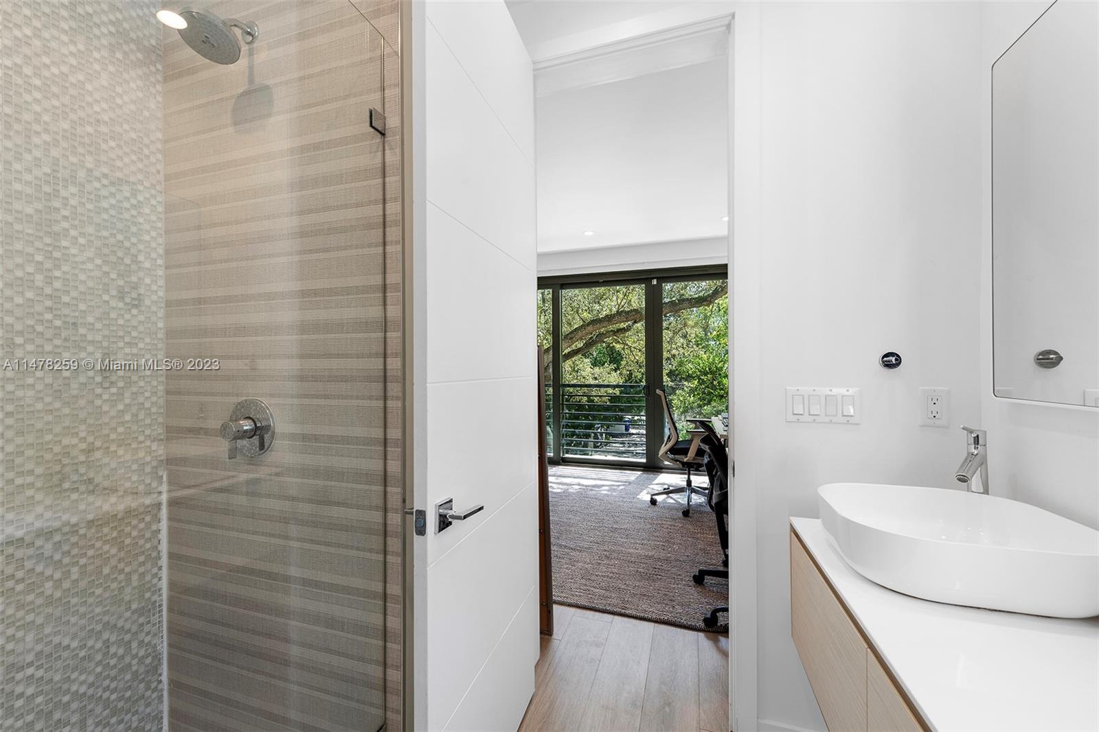 LINCOLN PARK VILLAS CONDO - Residential