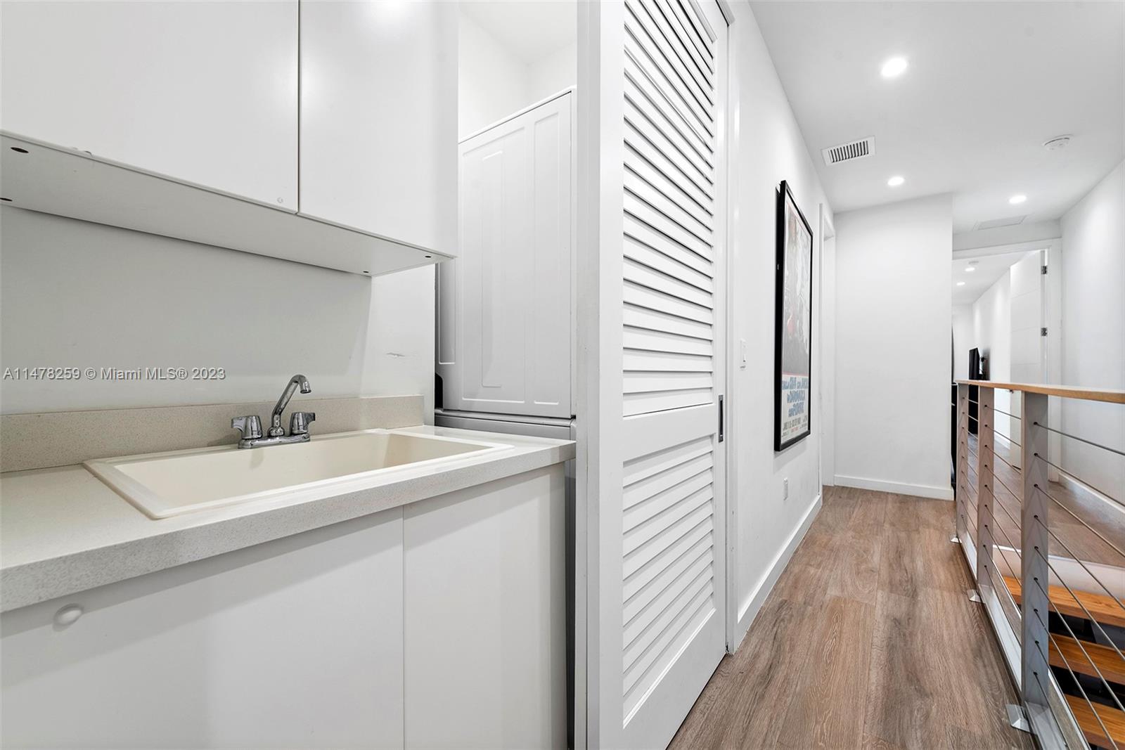 LINCOLN PARK VILLAS CONDO - Residential