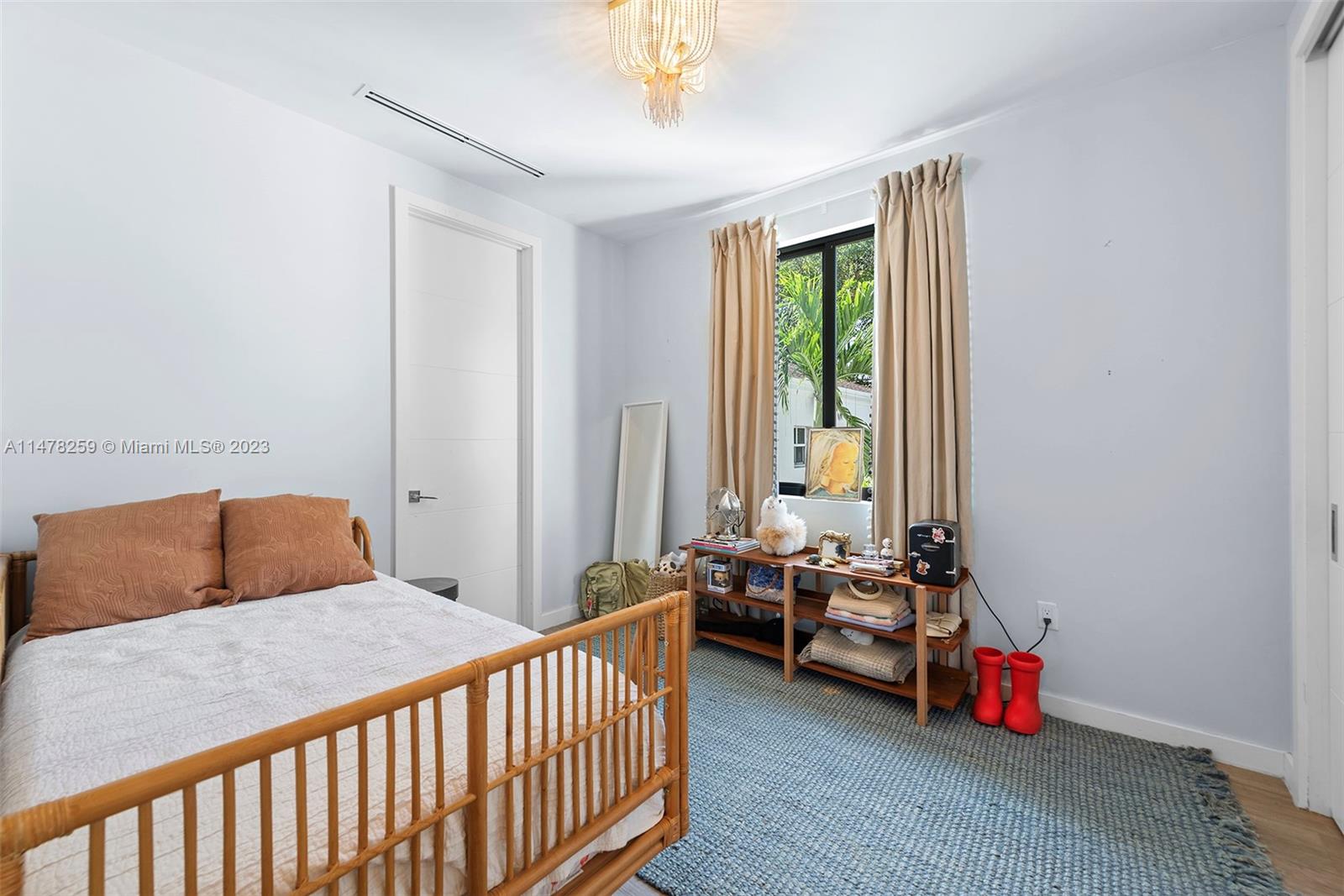 LINCOLN PARK VILLAS CONDO - Residential