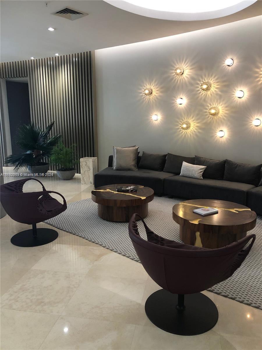 HARBOUR HOUSE - Residential