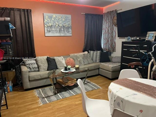 1027 Euclid Ave 5