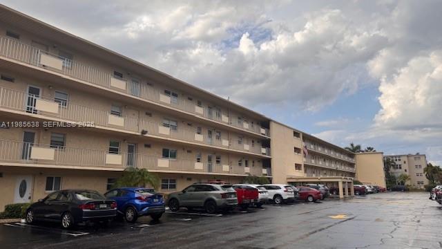 VILLAGE ROYALE GREENWOOD - Residential Lease