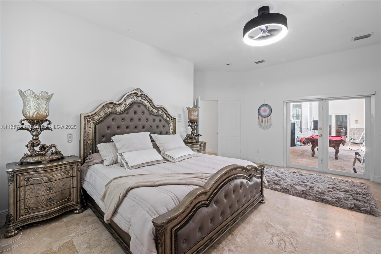 BEVERLY HILLS - Residential