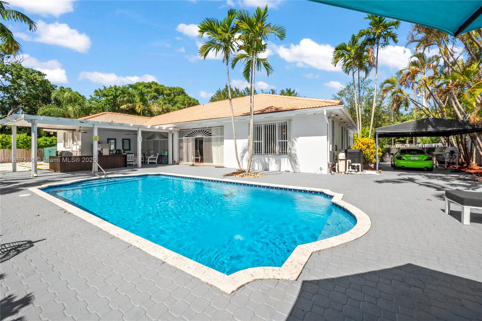 BEVERLY HILLS - Residential