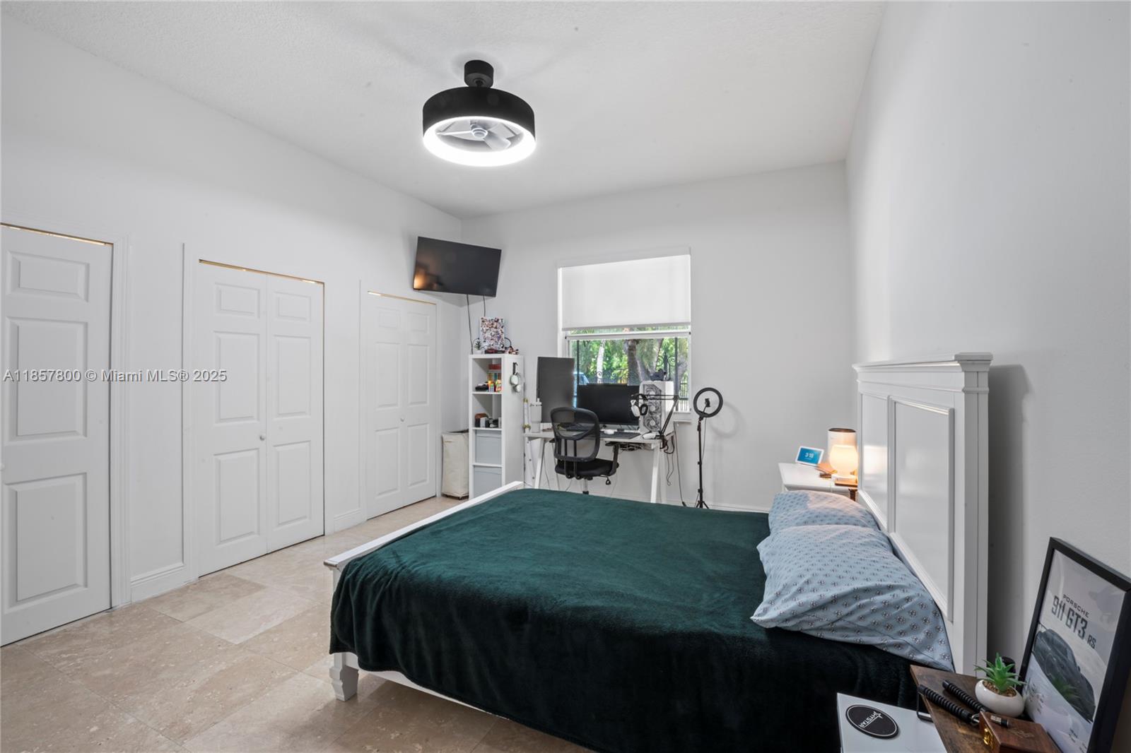 BEVERLY HILLS - Residential