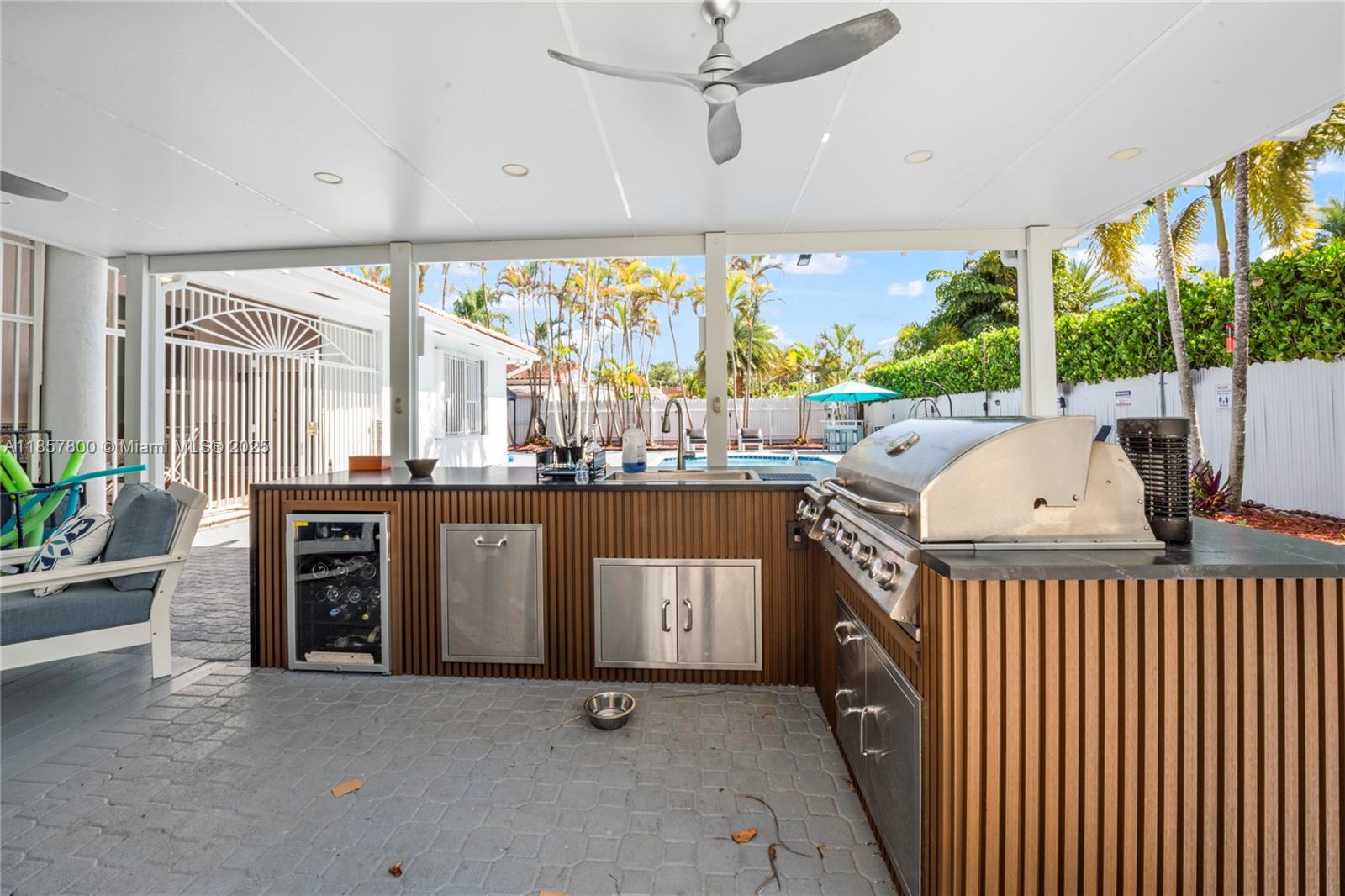 BEVERLY HILLS - Residential