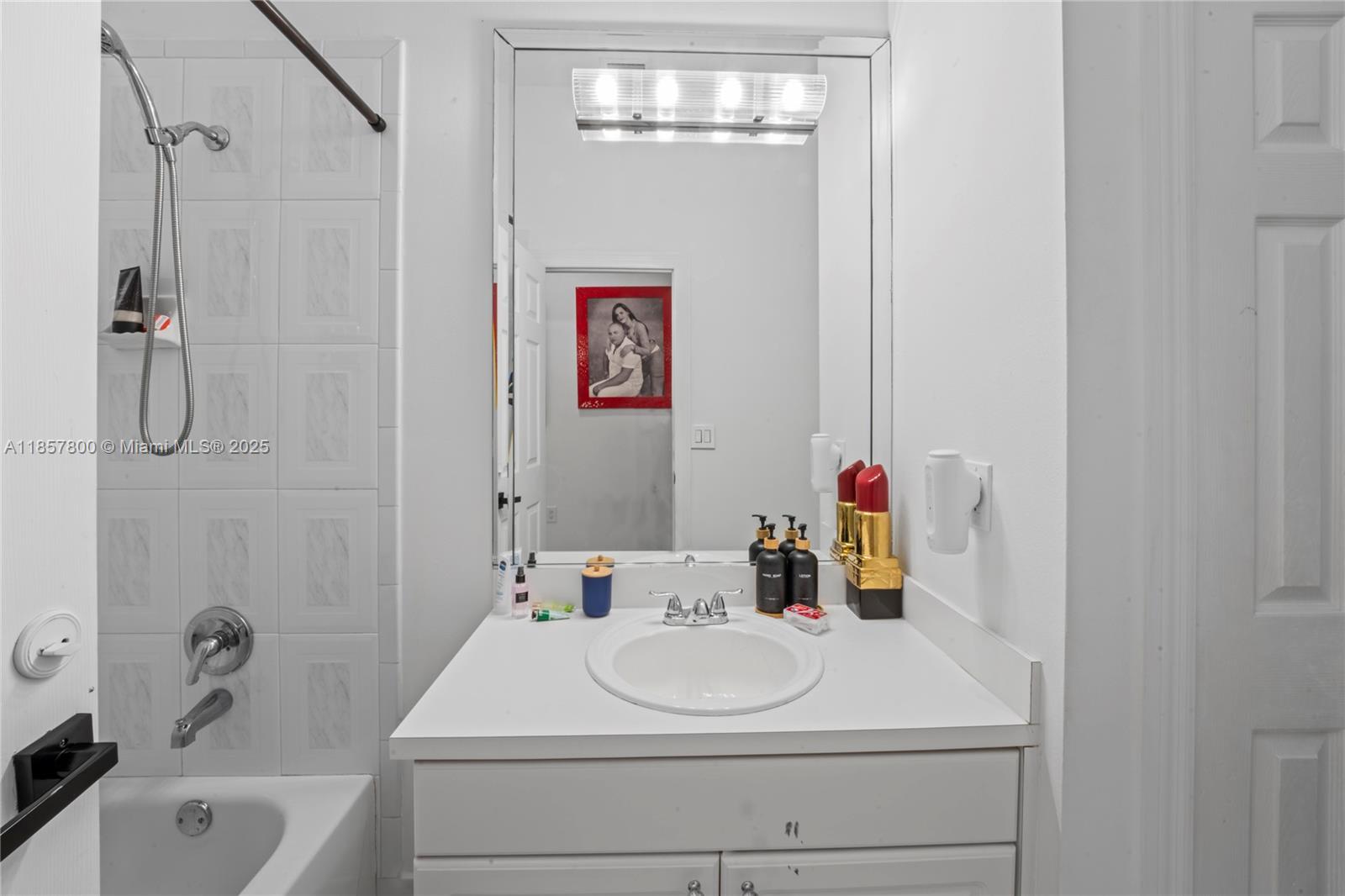 BEVERLY HILLS - Residential