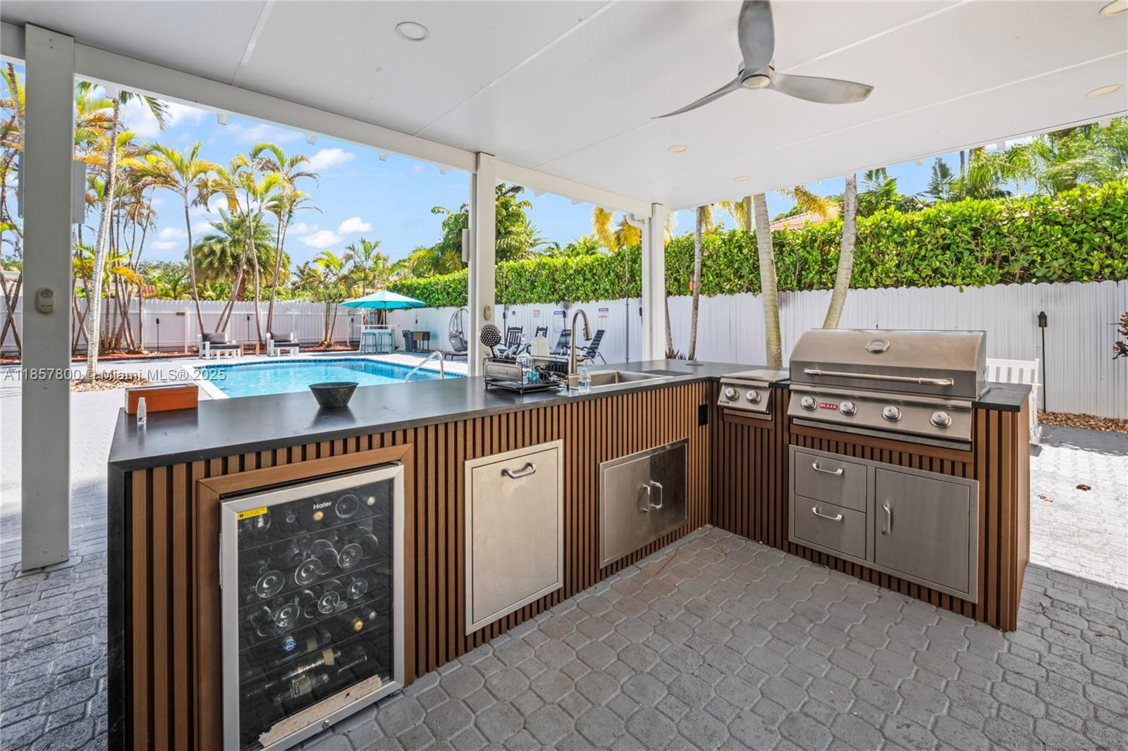 BEVERLY HILLS - Residential