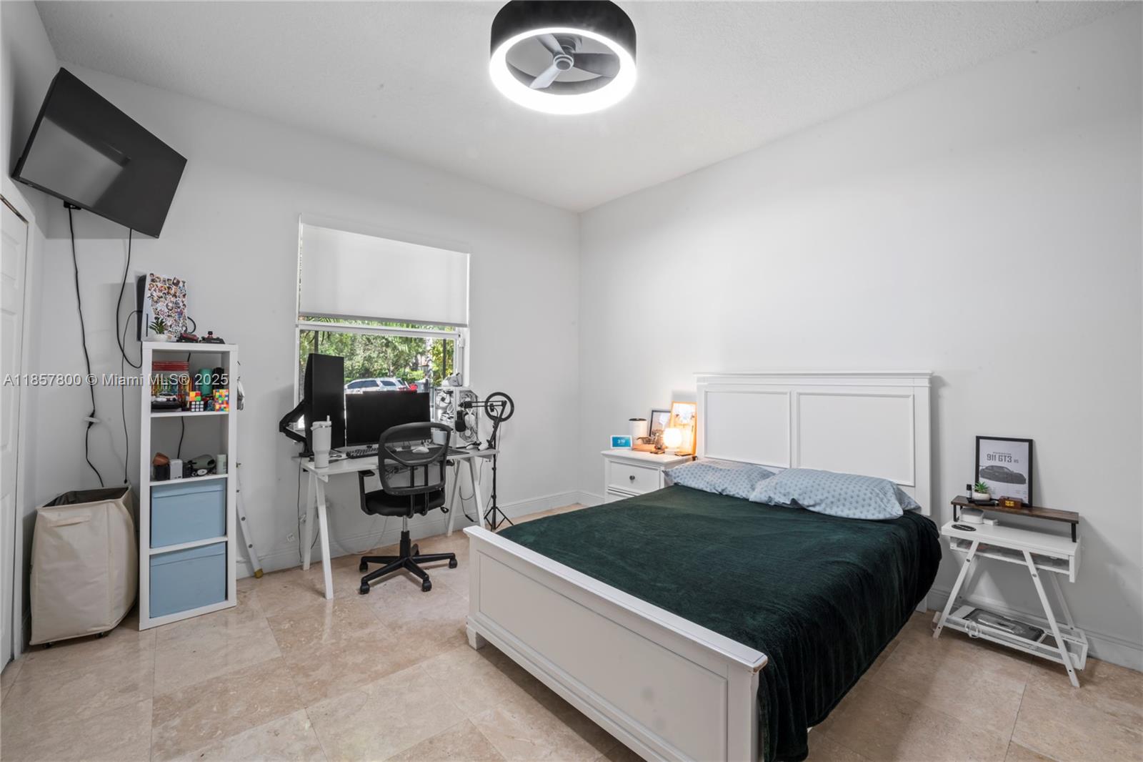 BEVERLY HILLS - Residential