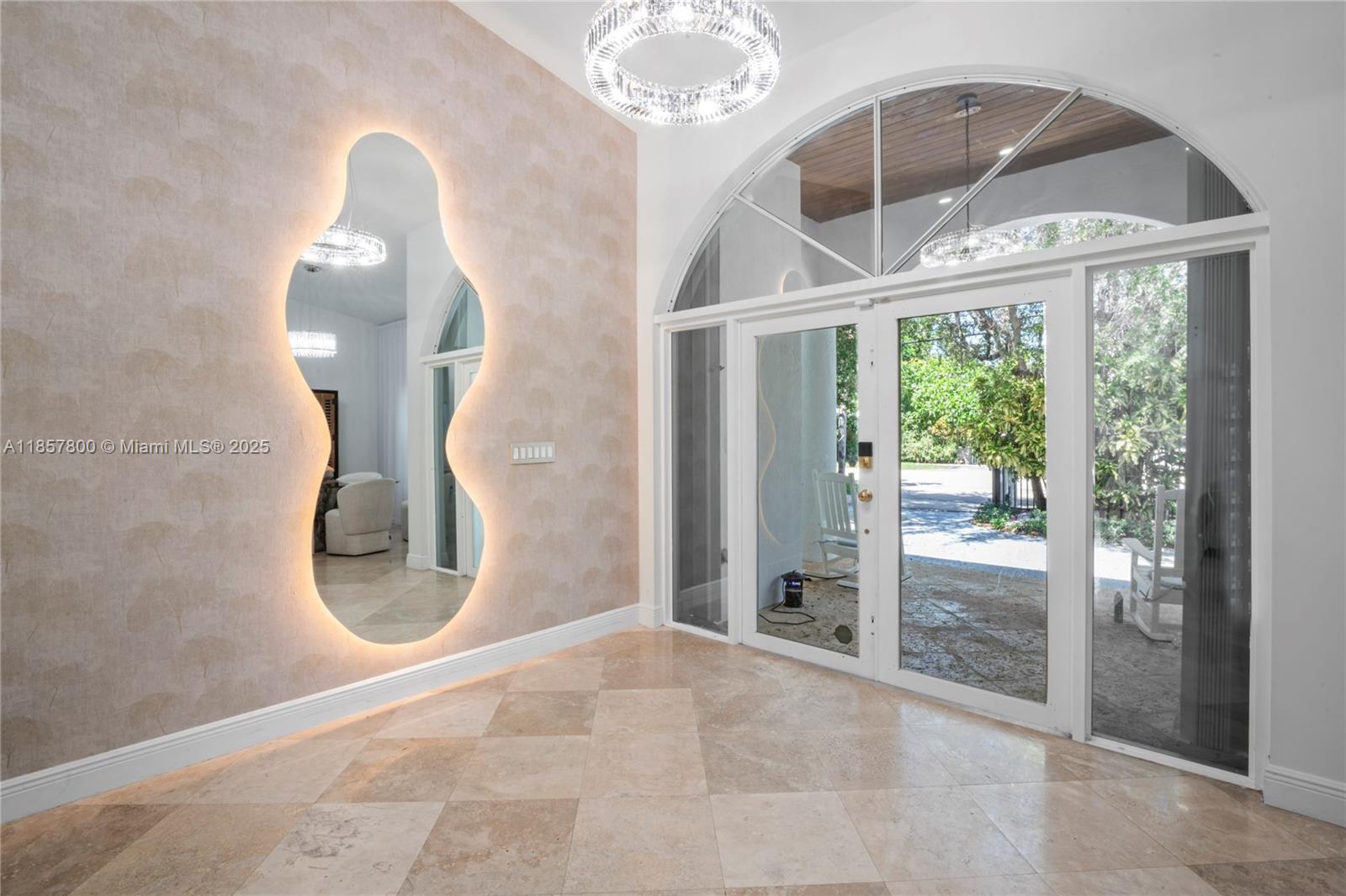 BEVERLY HILLS - Residential