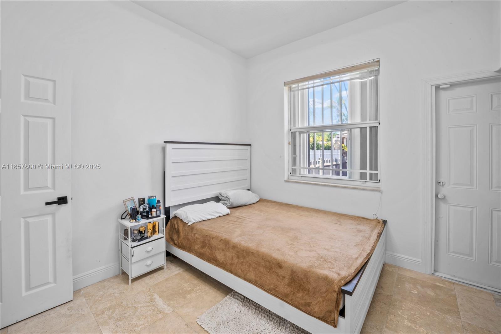 BEVERLY HILLS - Residential