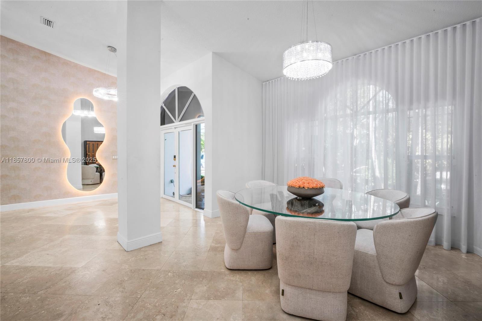 BEVERLY HILLS - Residential