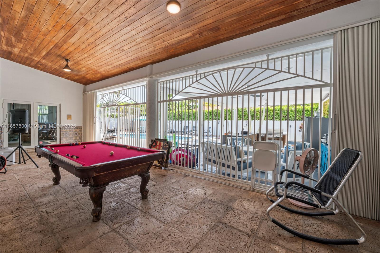 BEVERLY HILLS - Residential