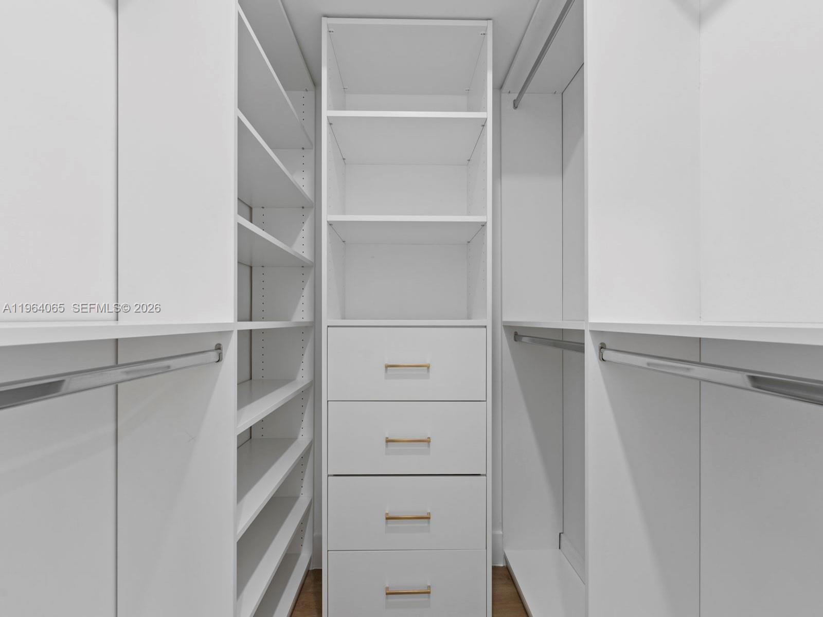 VILLAGE OF KINGS CREEK CO - Residential