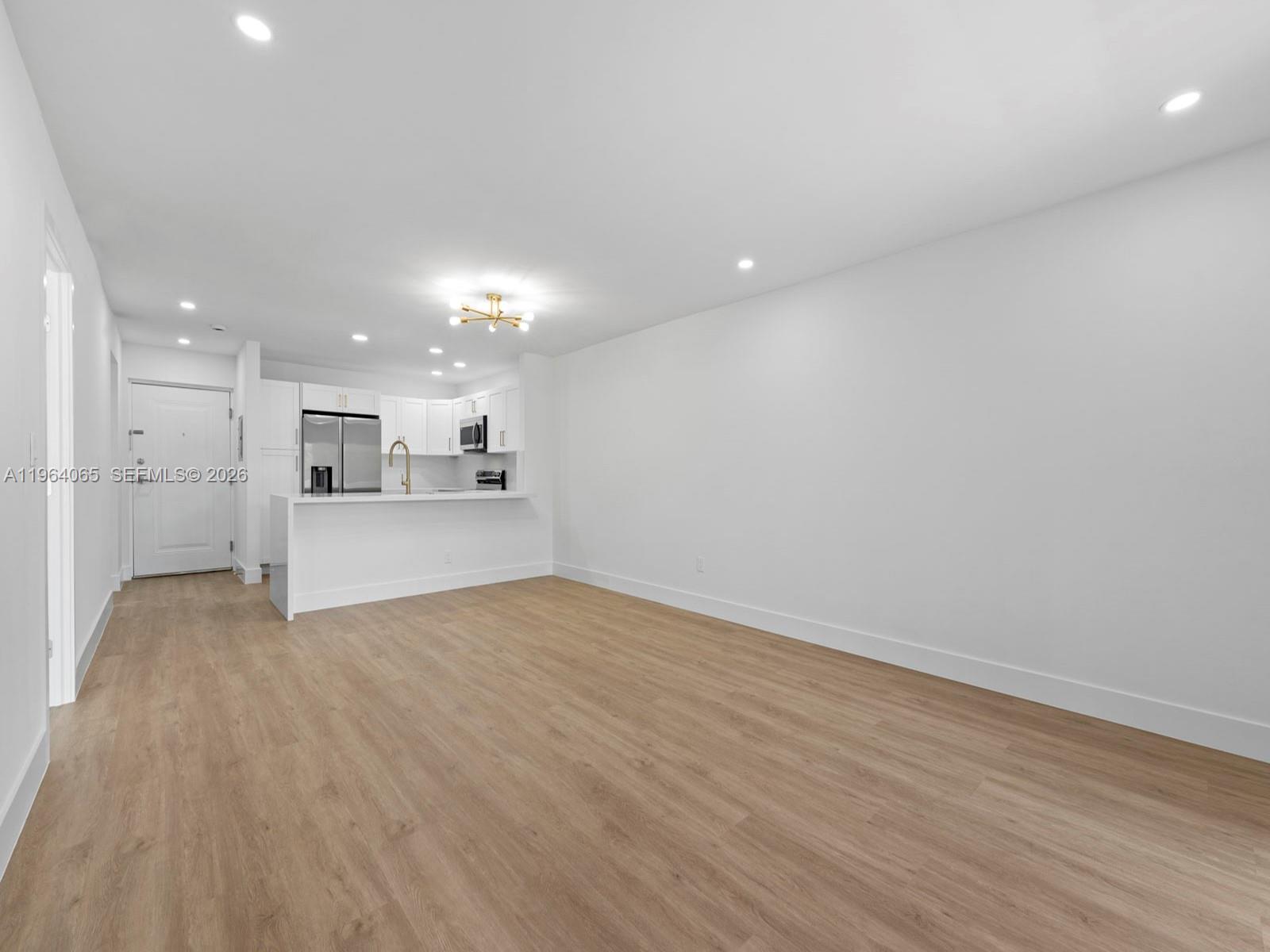 VILLAGE OF KINGS CREEK CO - Residential