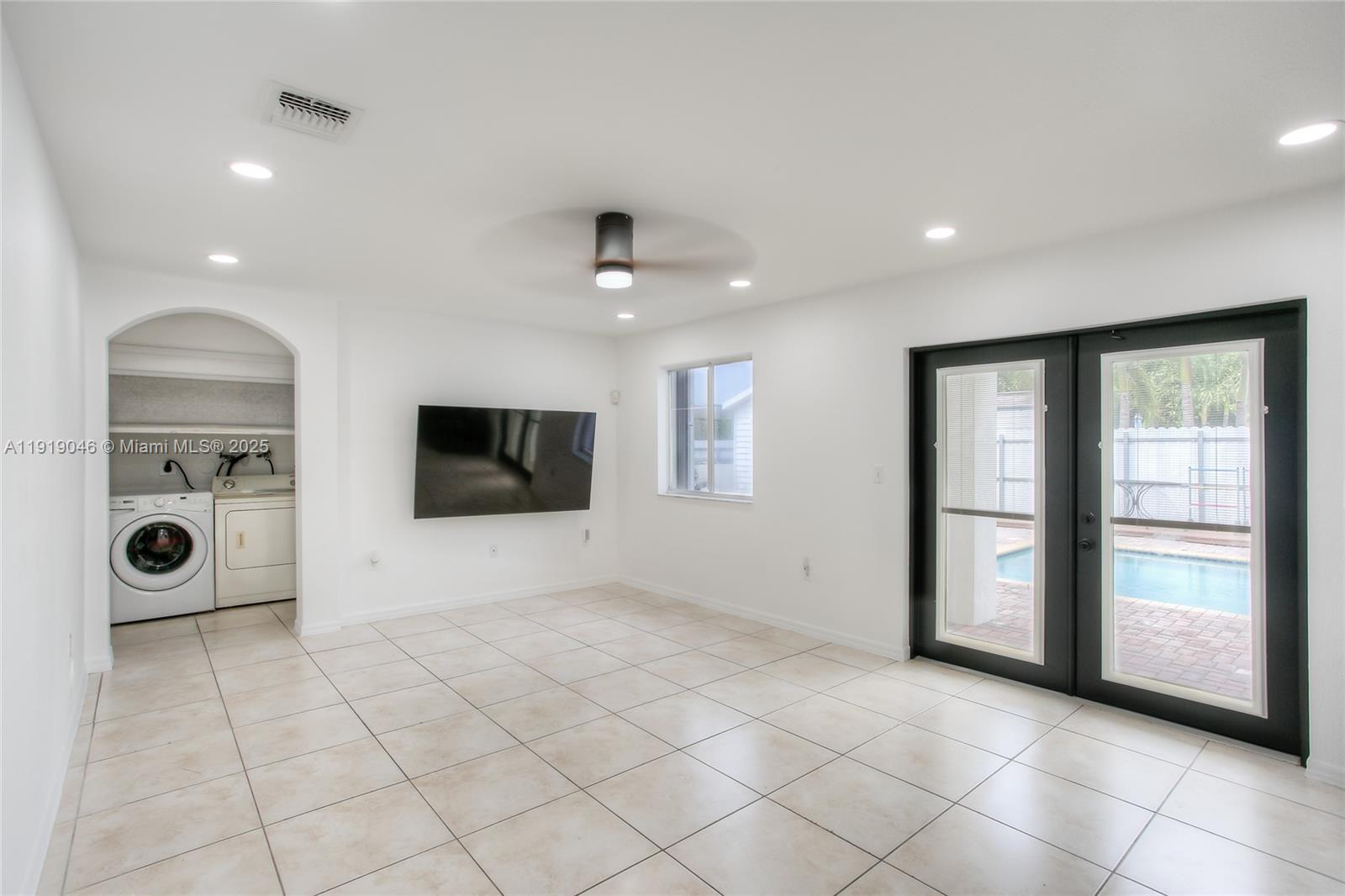 CHRISTOPHER GARDENS - Residential