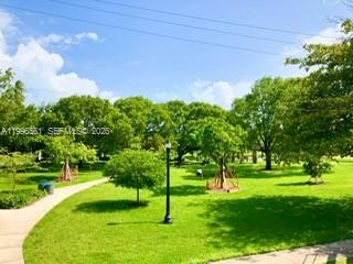 THE LESLIE CONDO - Residential