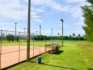 THE LESLIE CONDO - Residential