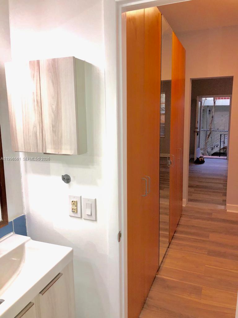 THE LESLIE CONDO - Residential