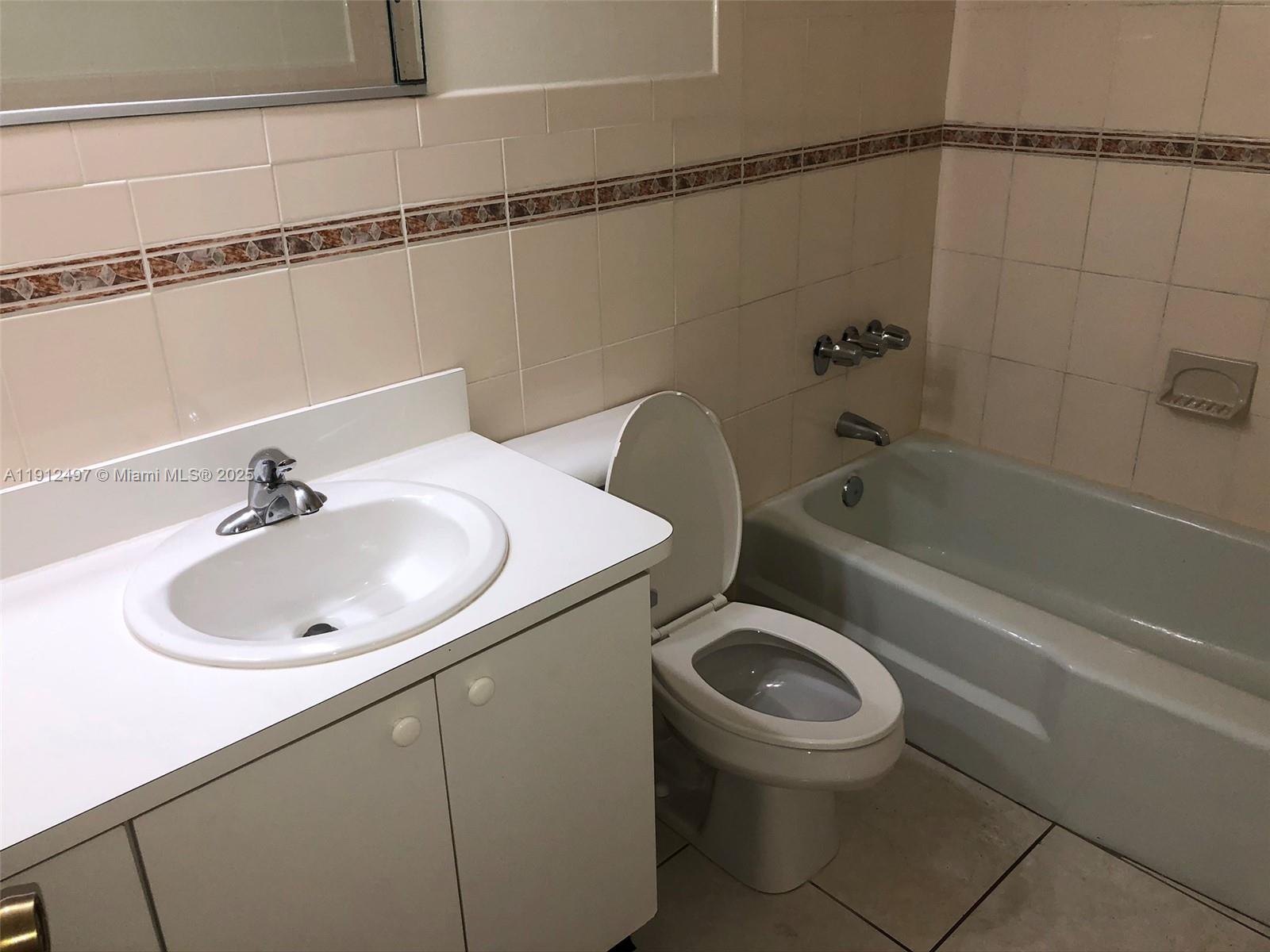 SPANISH TRACE CONDO - Residential Lease