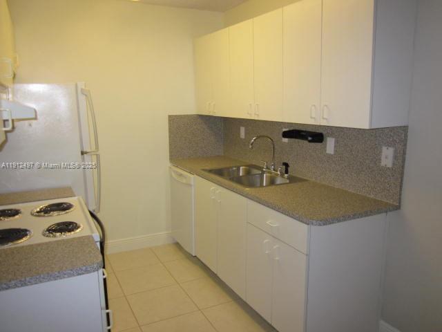 SPANISH TRACE CONDO - Residential Lease