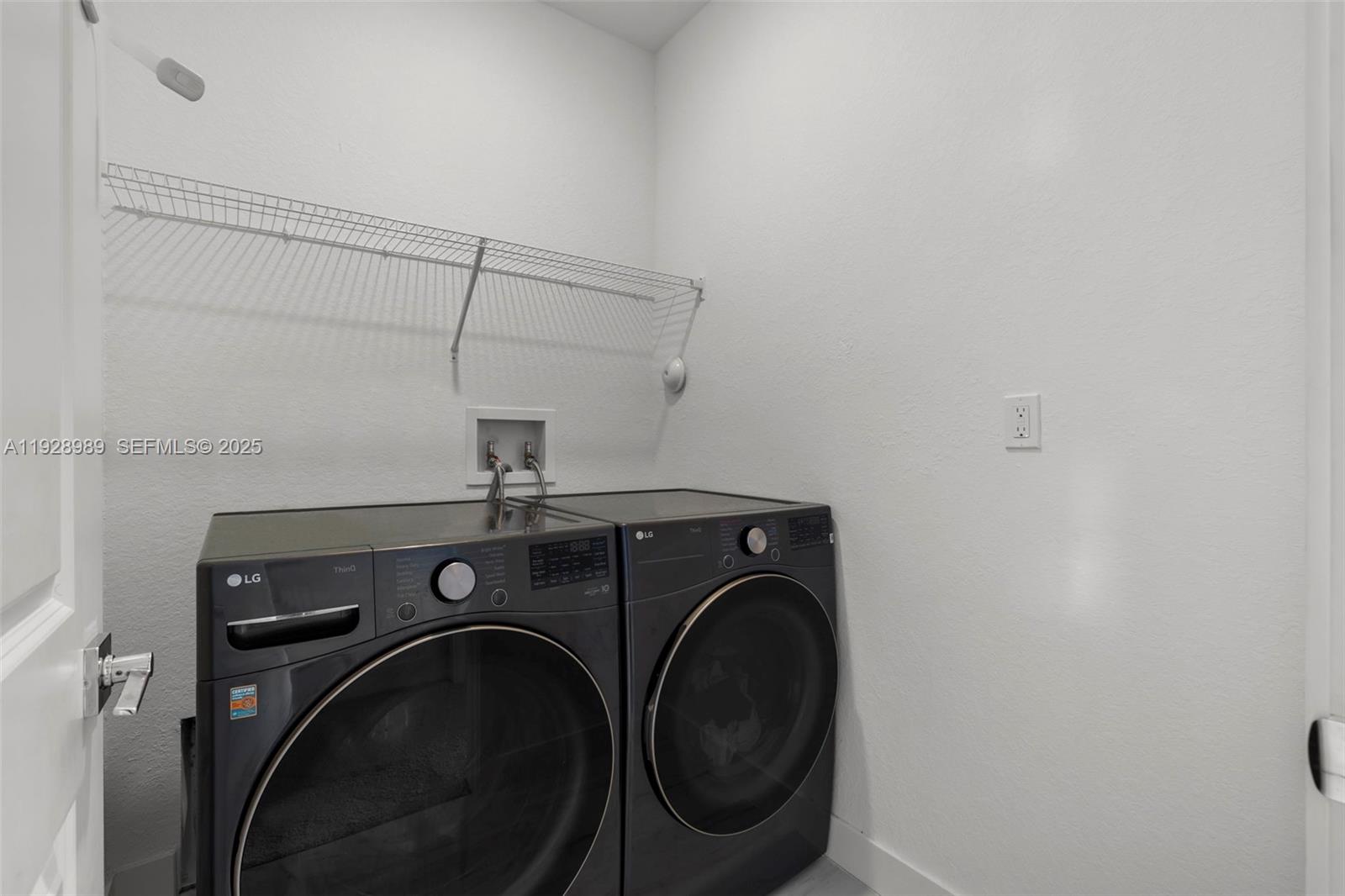 MERRICK SQUARE - Residential