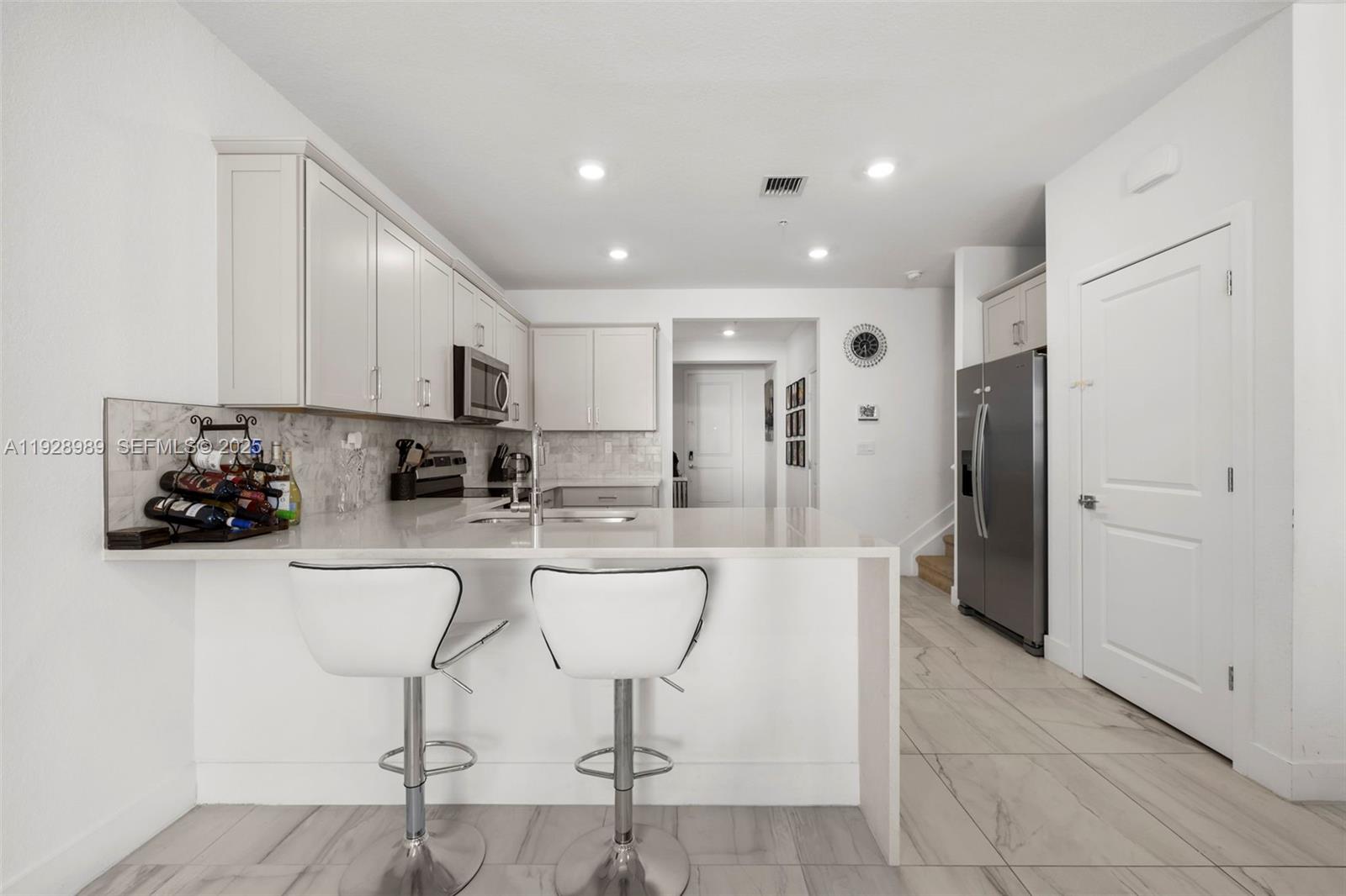 MERRICK SQUARE - Residential