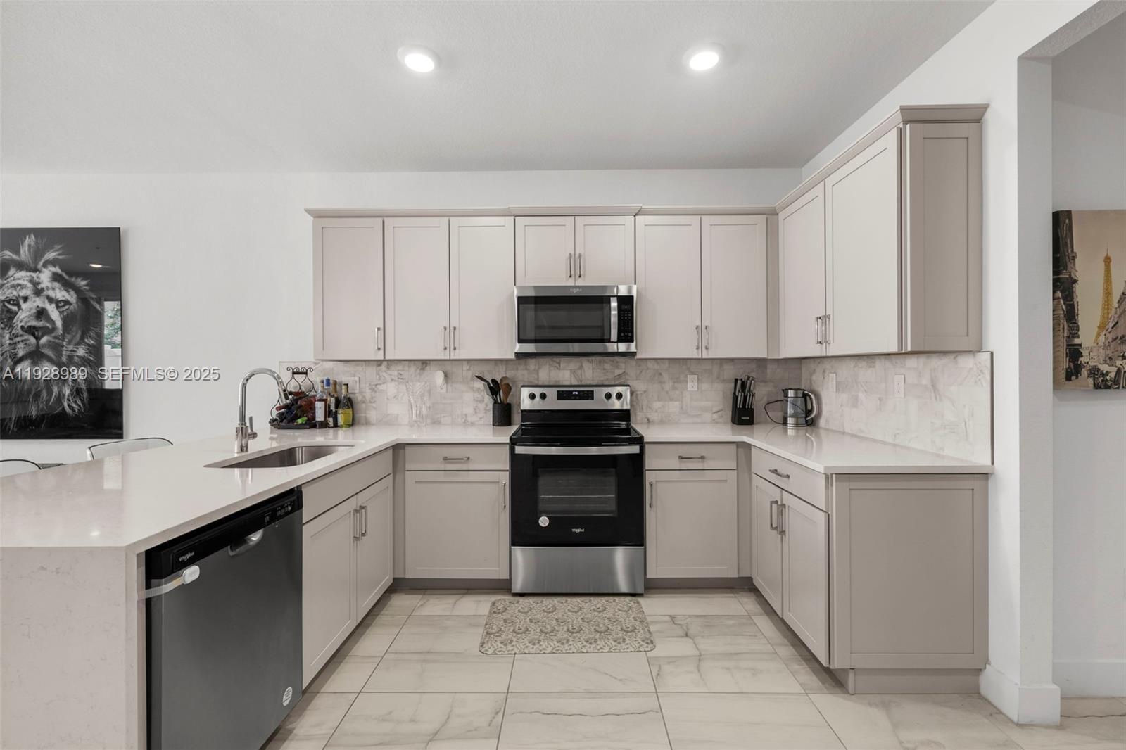 MERRICK SQUARE - Residential