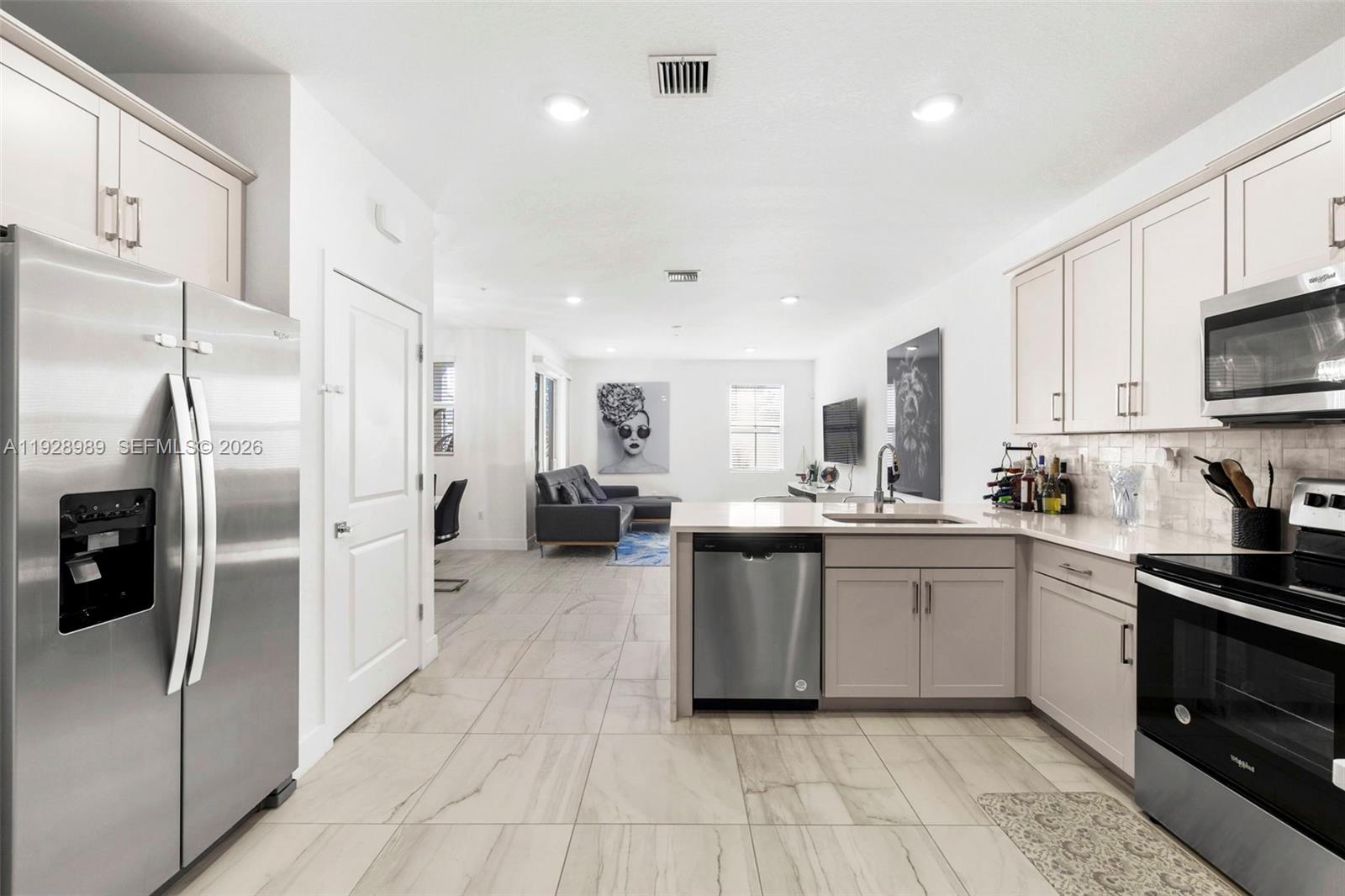 MERRICK SQUARE - Residential