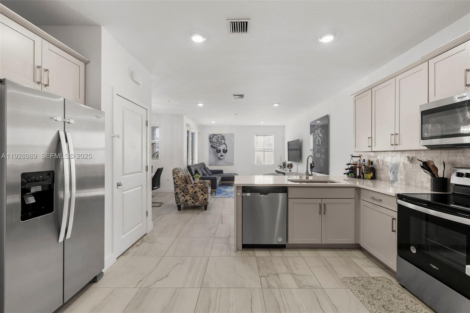 MERRICK SQUARE - Residential