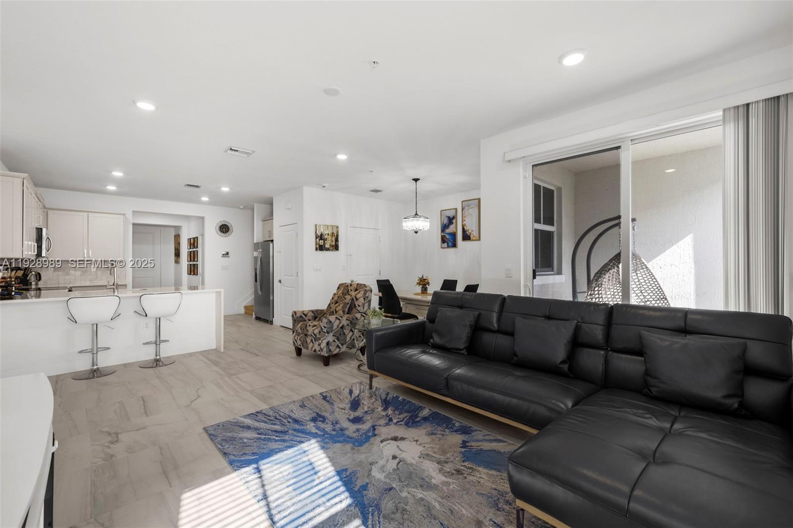 MERRICK SQUARE - Residential