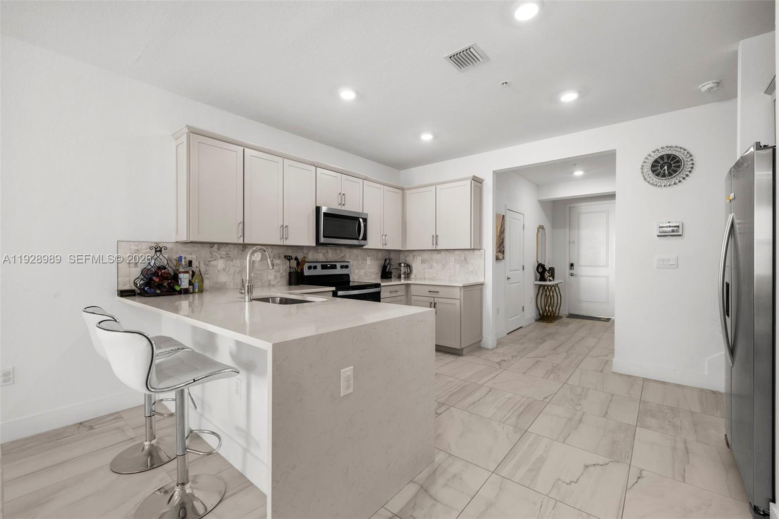 MERRICK SQUARE - Residential