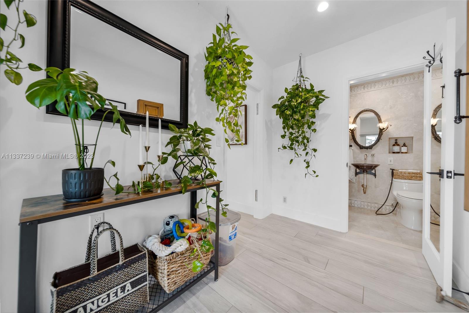 LUCILLE ISLAND - Residential