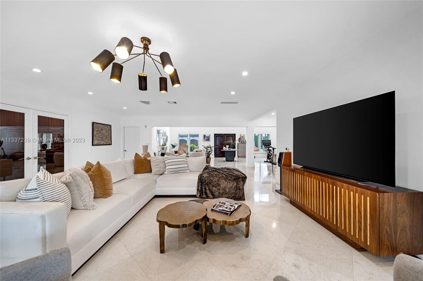 LUCILLE ISLAND - Residential