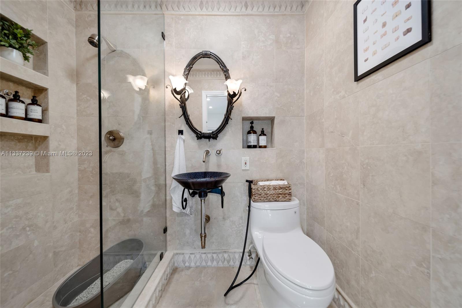 LUCILLE ISLAND - Residential