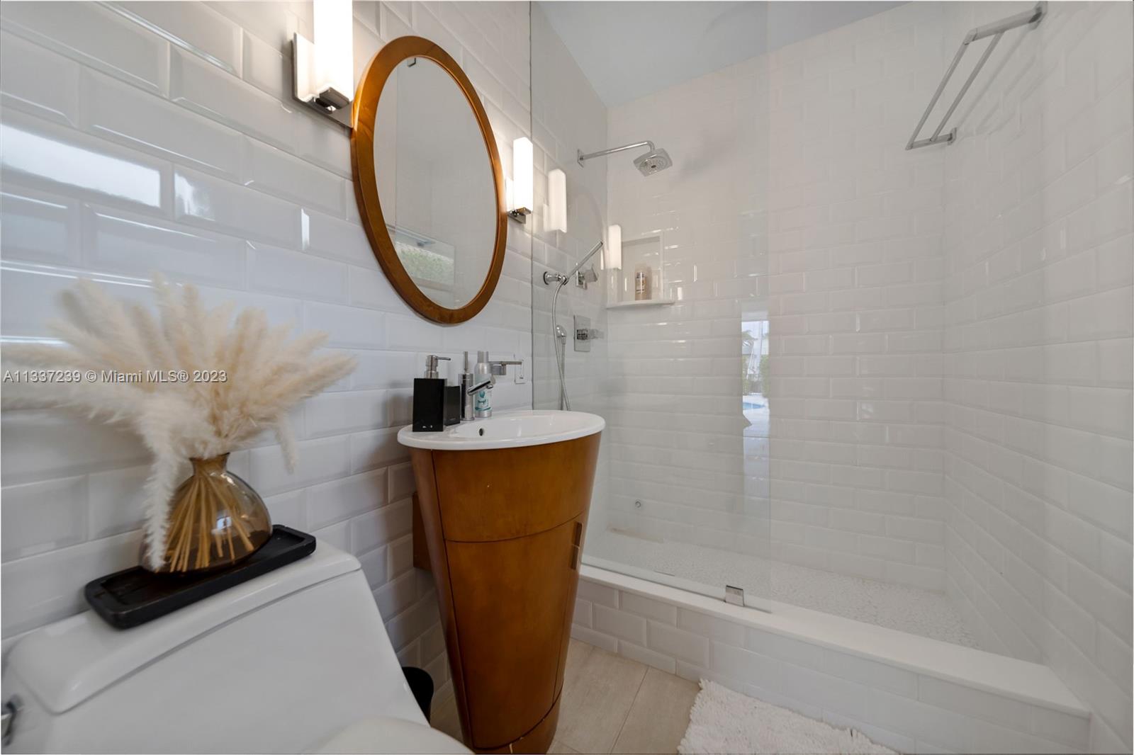 LUCILLE ISLAND - Residential