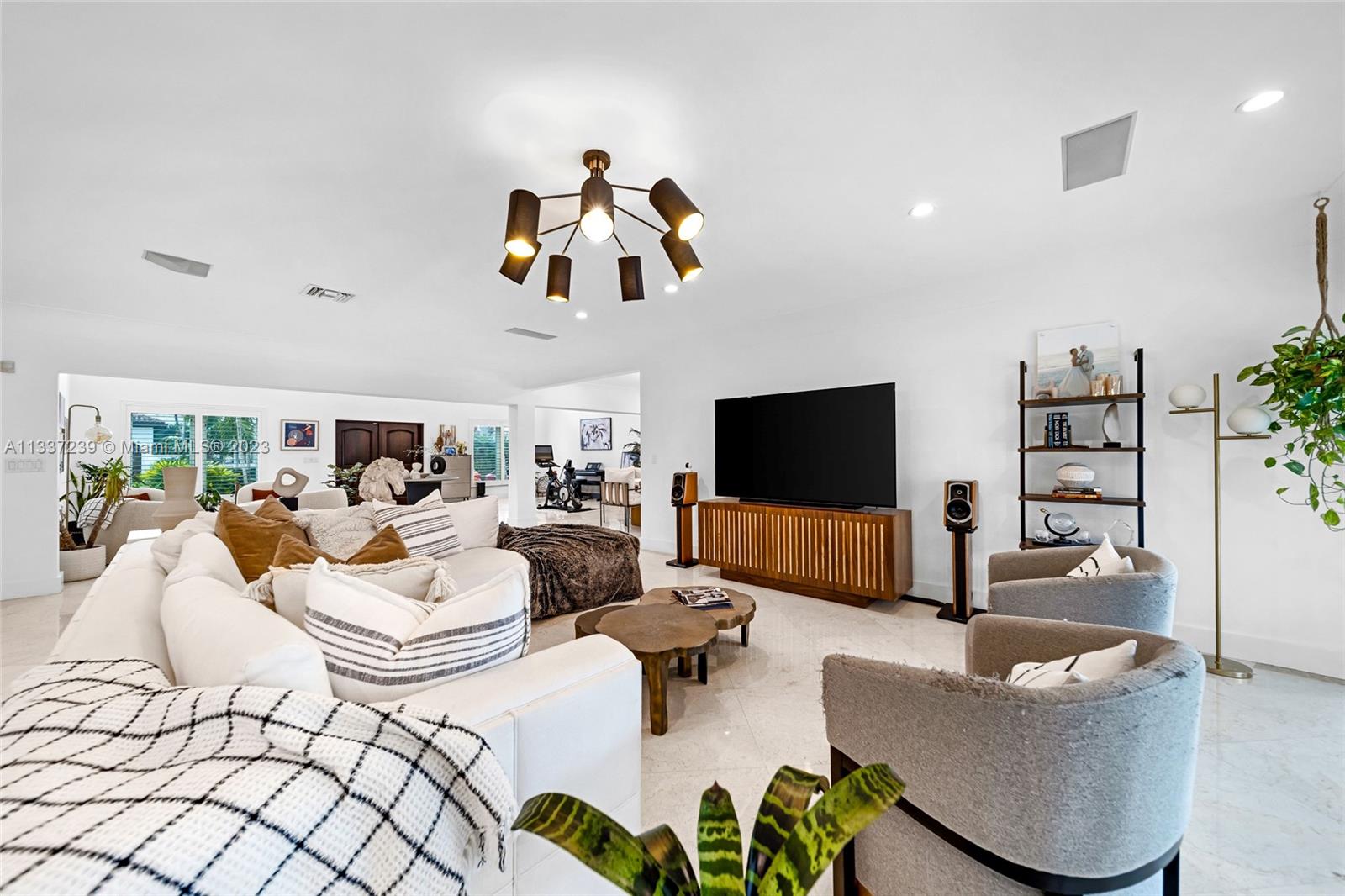 LUCILLE ISLAND - Residential