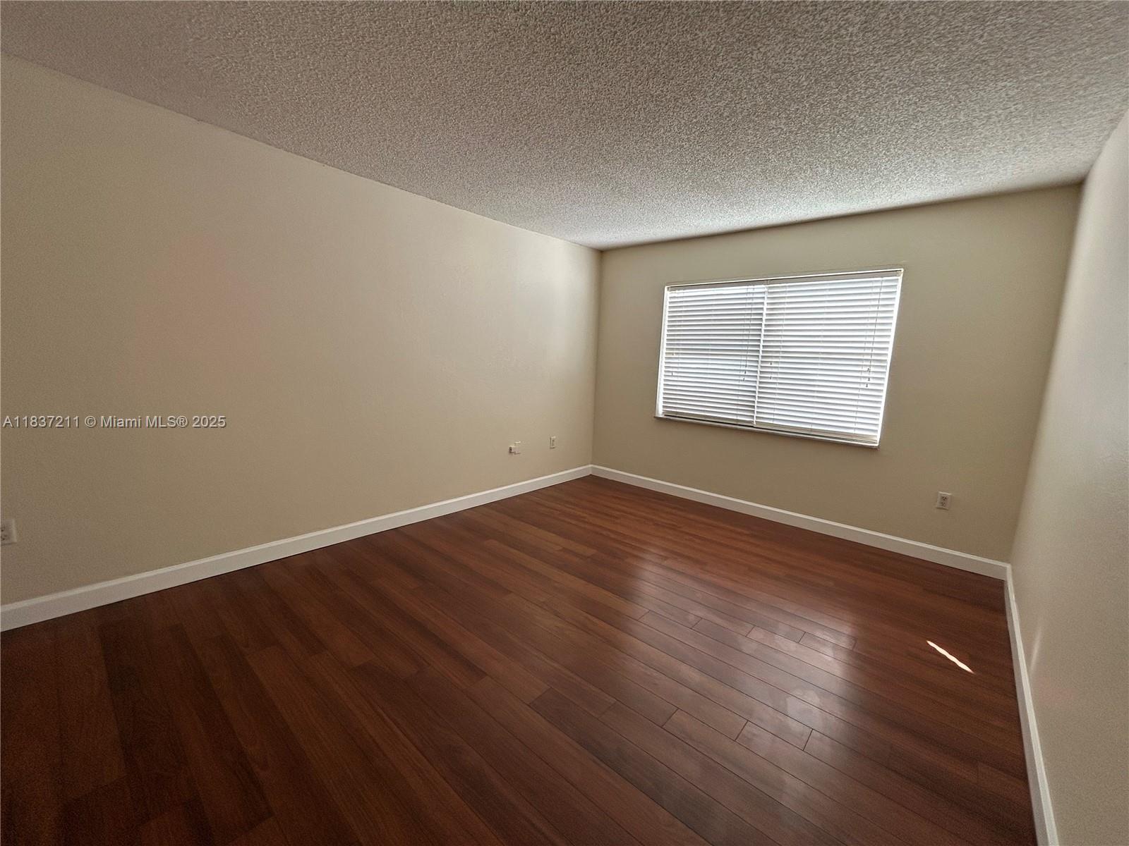 4255 N University Dr 309