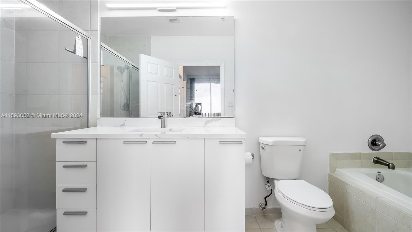 HOLLYWOOD STATION RES CON - Residential Lease